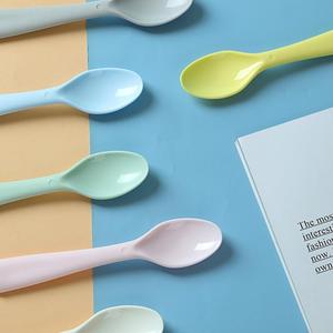 Ensemble <span class=keywords><strong>de</strong></span> couverts en plastique réutilisables <span class=keywords><strong>de</strong></span> 18 pièces dans des couleurs pastel, lavables au lave-vaisselle, pour les pique-niques, <span class=keywords><strong>le</strong></span> camping et les fêtes - Product Image 4