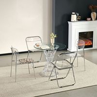 Chaise pliante empilable en acrylique ultralégère pour l'extérieur, idéale pour les réceptions de mariage, les événements, les restaurants et les hôtels (vente en gros)