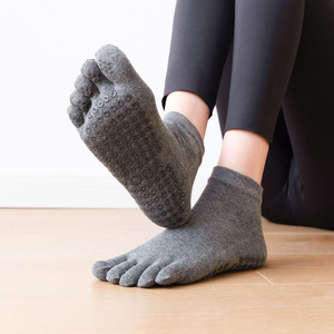 Chaussettes Bioserica Era à basse hauteur et à adhérence totale pour femmes - Chaussettes antidérapantes à cheville, chaussettes pieds nus à cinq orteils, yoga, pilates, ballet - Product Image 3