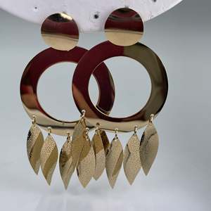 Pendientes de Aro de Acero Inoxidable 316L Chapados en Oro con Colgantes de Hojas, Estilo Bohemio, Joyería para Mujer - Product Image 1