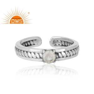 Bague en argent avec pierre de lune arc-en-ciel solitaire, bague en argent oxydé faite à la main, bague ajustable, fournisseur de bijoux uniques - Product Image 2