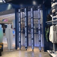 Écran d'affichage à LED intérieur en couleur publicité défilement barre de texte sans cadre matrice de points bordure étroite enseignes électroniques en métal