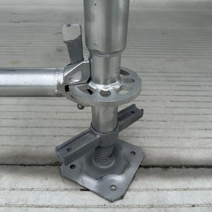 Tour d'<span class=keywords><strong>échafaudage</strong></span> roulante légère avec plateforme antidérapante, utilisée pour la rénovation d'entrepôts et les travaux intérieurs - Product Image 3