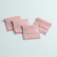 Luxe 8x8cm microfibre enveloppe Style bijoux conteneur Logo personnalisé bande en relief avec boucle d'oreille collier Bracelet pochettes cadeaux