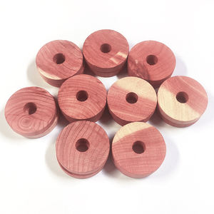 Anneaux <span class=keywords><strong>de</strong></span> cèdre à porter sur cintres, ensemble <span class=keywords><strong>de</strong></span> boules <span class=keywords><strong>de</strong></span> cèdre, guirlande <span class=keywords><strong>de</strong></span> bûches d'arbre, blocs <span class=keywords><strong>de</strong></span> cèdre 100% naturel <span class=keywords><strong>pour</strong></span> le rangement des vêtements, vente en gros d'usine - Product Image 1