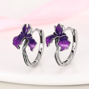 Pendientes de Flor de Glorietra para Mujer, Diseño Floral Delicado, Joyería de Moda para Uso Diario - Product Image 3