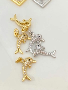 Collana con Ciondolo a Doppio Cuore Cavo Infinito in Zirconi Placcato Oro 18K per Donna - Product Image 6