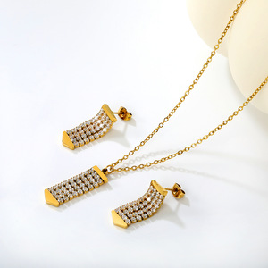Juego de Joyería de Lujo con Pendientes de Borla de Diamantes y Collar Chapado en Oro de 18k, para Uso Diario de Mujeres, con Cristales de Estrás - Product Image 4