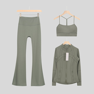 Ensemble de yoga trois pièces <span class=keywords><strong>Lulus</strong></span> Signature respirant et uni avec bretelles en Y, veste flatteuse pour la silhouette et pantalon taille haute rehausseur de hanches - Product Image 5