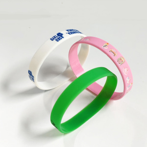 Pulsera de Silicona Personalizada de Color Sólido, Económica, Segura y de Alta Calidad, Venta al Por Mayor CCH - Product Image 1