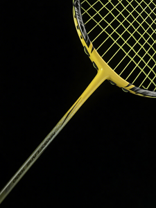 <span class=keywords><strong>Raquette</strong></span> de <span class=keywords><strong>badminton</strong></span> en fibre de carbone légère de la marque YY avec absorption des chocs pour un jeu confortable - Product Image 4