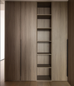 Armoire moderne sur mesure pleine grandeur avec coins arrondis, portes en bois massif, caractéristiques réglables, finition noyer pour mobilier de chambre - Product Image 1