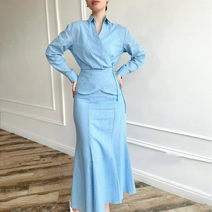 Ensemble Femme Nouvelle Collection Automne 2026 : Chemise Tendance à Lacets et Jupe Plissée - Product Image 4