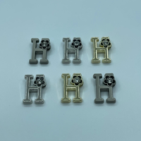 Étiquettes en alliage de zinc en forme de lettre H avec cristaux floraux, breloques métalliques personnalisées anti-corrosion pour chaussures, sous-vêtements, articles en cuir