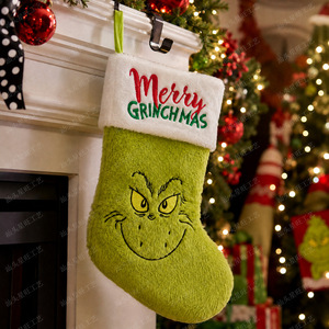 Calcetines navideños transfronterizos más vendidos: Calcetines de Navidad de peluche bordados con <span class=keywords><strong>Merry</strong></span> <span class=keywords><strong>Grinchmas</strong></span>, colgantes decorativos - Product Image 1