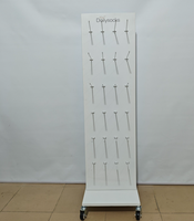 Présentoir de panneau de cheville en métal pour magasin de détail-Double face, assemblage facile avec longs crochets et roulettes réglables