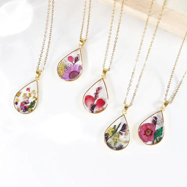 Trendy Handmade Water Crystal Resin Crafts Jewelry Natural Real Dried Birth Month Preserved Flower Pendant Necklace For women