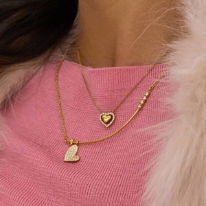 Elegante Collar con Colgante de Corazón en Acero Inoxidable con Incrustaciones Doradas, Joyería de Moda para Mujer, Regalo - Product Image 3