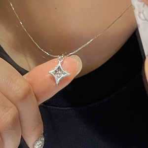 Collar de Plata de Ley S925 con Estrella de Mar Tridimensional Irregular Mate, Colgantes y Dijes Sencillos, Versátiles y Modernos para Uso Diario - Product Image 1