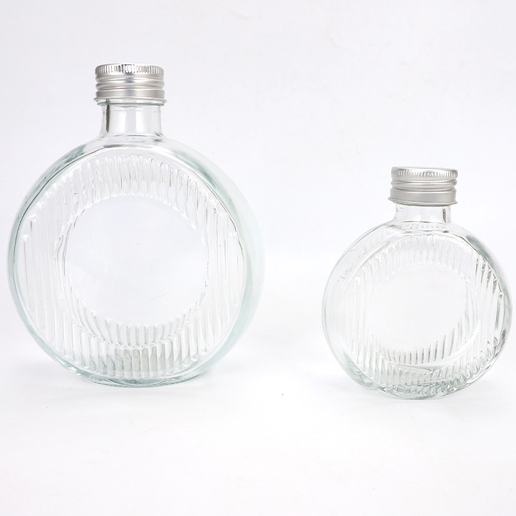 โปร่งใสพร้อมฝาสีเงิน