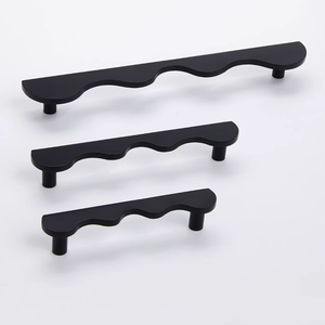 Poignée longue en laiton massif pour armoire, design ondulé linéaire continu, barre de quincaillerie de luxe pour placards, commodes et tiroirs - Product Image 4