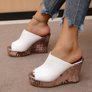 Sandales et pantoufles tendance pour femmes, à semelle épaisse, grande taille, pour <span class=keywords><strong>l</strong></span>'extérieur, nouvelle collection été, à bout ouvert et talon compensé - word231 231 - Product Image 4