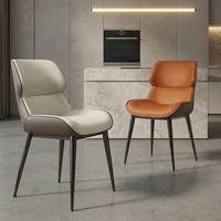 Chaise de salle à manger moderne minimaliste en métal Canton Foshan avec dossier rembourré en cuir PU pour usage domestique et hôtelier, légère