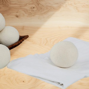 Les boules de séchage de <span class=keywords><strong>laine</strong></span> de Nouvelle-Zélande organiques personnalisées avec des boules de séchage de détergent de <span class=keywords><strong>lessive</strong></span> réutilisables peuvent accélérer le temps de séchage. - Product Image 2