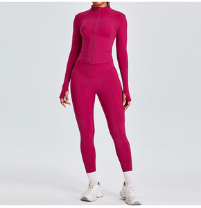 Set da Yoga OEM ODM 2 Pezzi con Giacca a Maniche Lunghe e Leggings Avvolgenti per <span class=keywords><strong>Donna</strong></span>, Alta Qualità Effetto Nudo per Esercizio e Corsa - Product Image 6