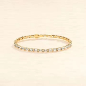 Bracelet classique en or blanc 14 carats Bracelet de tennis en diamant cultivé en laboratoire Moissanite pour cadeau d'anniversaire - Product Image 4