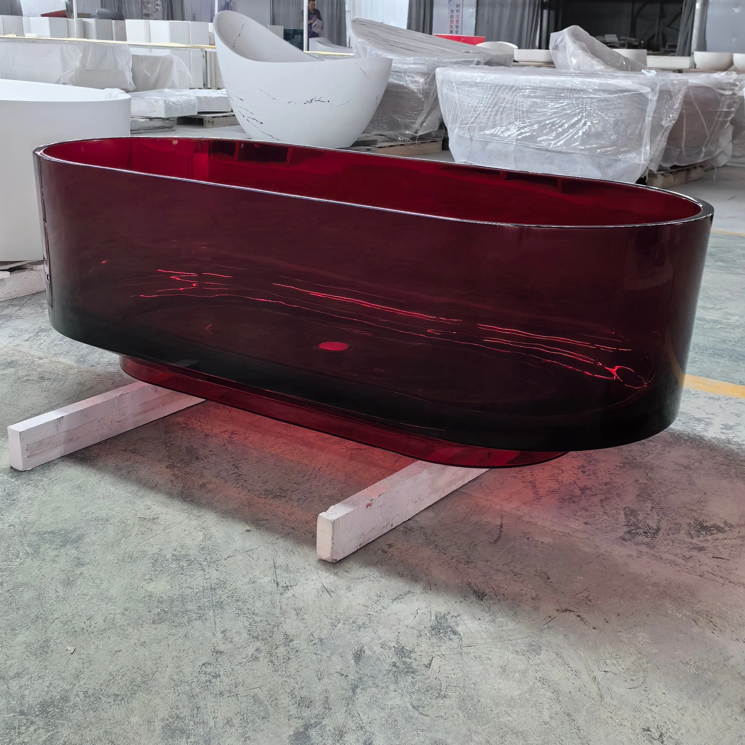 Banheira de resina transparente vermelha para hotel, banheira de pedra artificial, banheira translúcida de poliéster transparente, design moderno
