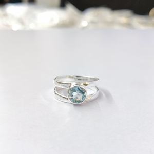 Bague en quartz bleu, argent sterling 925, bague en pierre précieuse, quartz bleu, collection artisanale, bagues fines, bijoux en argent, prix de gros - Product Image 5