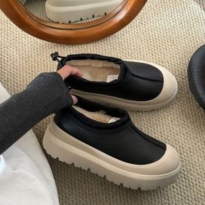 Stivali da neve bassi in pelliccia integrata per uomo e donna, scarpe slip-on comode - Product Image 2