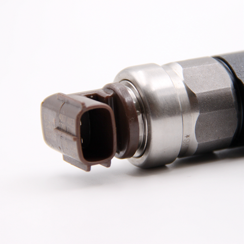 295050-138# fuel injector 295050-1380 SDNRE558870 injector for JOHN DEERE 5065E injector nozzle 295050-1380 SDNRE558870
