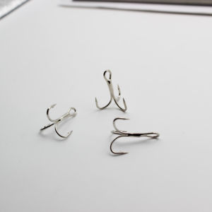 उच्च कार्बन स्टील रस्टप्रूफ सिंगल जिग हुक ट्रेबल आकार 1x 2x बारबेड लुर और समुद्री मछली पकड़ने के लिए सुपर मजबूत - Product Image 5