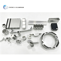 Profils en aluminium sur mesure Série 6000, profilé en aluminium extrudé anodisé et thermolaqué avec services de pliage, découpe et soudage OEM