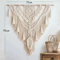 Décoration murale pour la maison et le jardin, tapisserie murale suspendue en corde de coton tressée à la main avec pompons, macramé