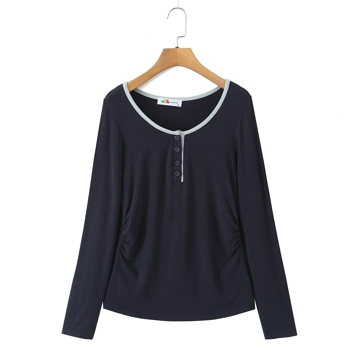 เสื้อแขนยาวสีน้ำเงินกรมท่า