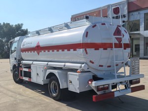 Camión cisterna de combustible para aviación en venta, camión cisterna de gran capacidad, camión cisterna de combustible para aeronaves 4*2 en venta - Product Image 2