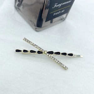 Pince à <span class=keywords><strong>cheveux</strong></span> minimaliste en strass pour femme, barrette latérale pour <span class=keywords><strong>frange</strong></span>, en émail, en forme de X, en métal scintillant, idéale pour le quotidien et les trajets. - Product Image 3