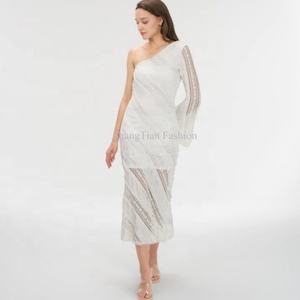 Robe moulante sexy pour femme, style Y2K, en crochet tricoté, à découpes et dos nu, pour le printemps et l'été, idéale pour la plage - Product Image 1