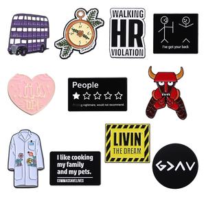 Случайные модные смешные цитаты, я получил свой значок на спине двухэтажный автобус брошь докторская форма эмалевые булавки - Product Image 1