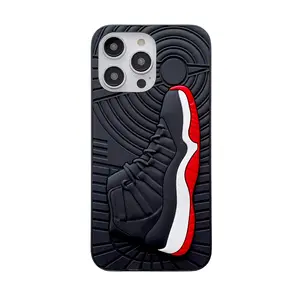 Vendita calda prezzo di fabbrica di lusso in gomma siliconica antigraffio 3D Sneakers custodia per telefono per iPhone 15 14 13 12 X Pro MAX