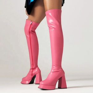 Botas de plataforma para mujer con punta cuadrada, hasta el muslo, ajustadas, de tacón grueso, de charol, por encima de la rodilla - Product Image 2