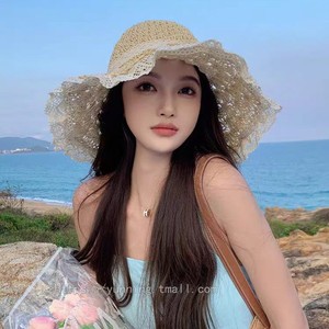 Chapeau de soleil en paille naturelle réglable pour femme, style français, à large bord, imprimé sérigraphié, avec nœud en dentelle, pour l'été et la plage - Product Image 1