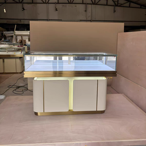 Vetrina Espositiva per Gioielli in Vetro Resistente Personalizzabile con Illuminazione LED, Design Ecologico di Alta Qualità per Negozi di Lusso - Product Image 3