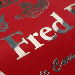 Etiquetas Metálicas Adhesivas Brillantes Personalizadas de Fábrica, Etiquetas de Logotipo de Metal Niquelado para Uso Privado, Empaquetadas en Cartón - Product Image 4