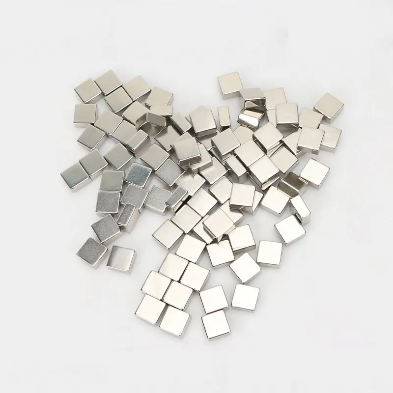 Magnete permanente all'ingrosso della fabbrica piccolo magnete al neodimio di varie dimensioni NdFeB blocco disco magnete N35