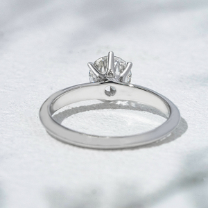 Anillo de Diamante Cultivado en Laboratorio de Oro Sólido de 10K con Diamante Solitario de 6 Puntas de Corte Redondo de 0.5ct 1ct - Product Image 3