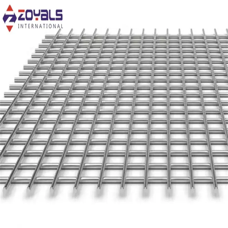 Panneau de clôture en treillis métallique galvanisé pour les fermes avicoles Panneau de clôture de champ fournisseur d'usine